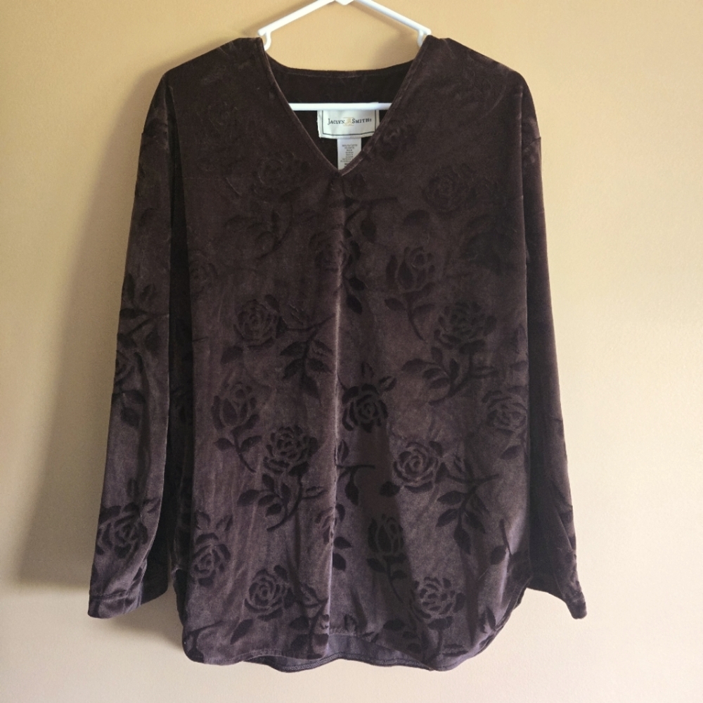 Jaclyn Smith Floral Velvety Top PTP=21"